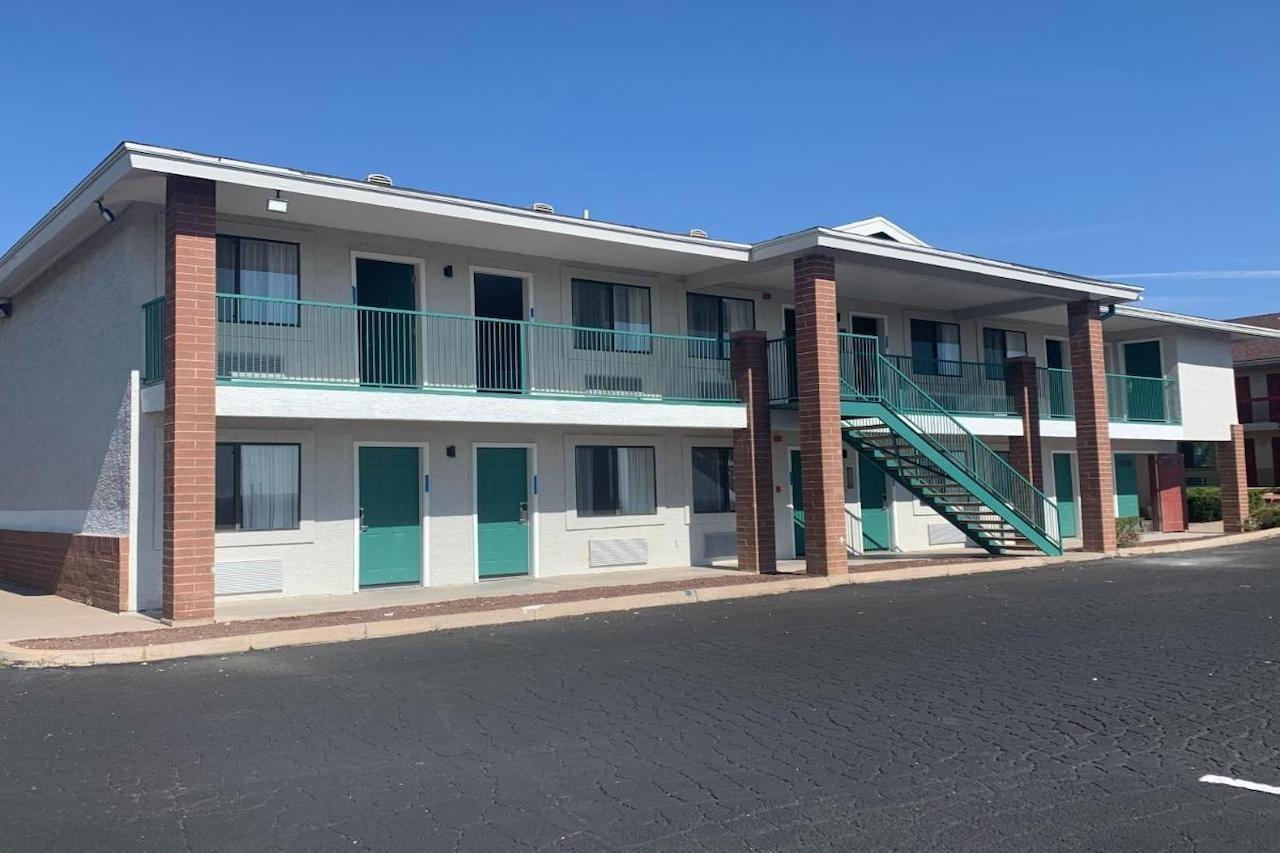 Greentree Inn Of Holbrook, Az Екстер'єр фото